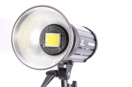 Осветитель светодиодный FST EF-200 LED Sun Light 5500K